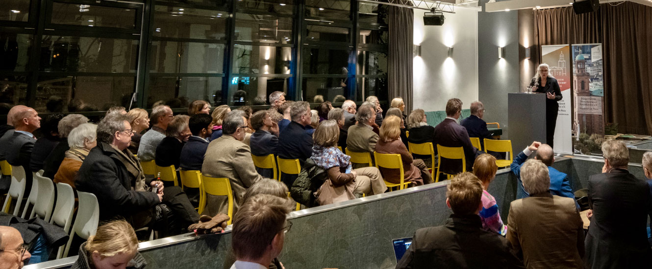 bi 260430 demokratieort paulskirche 1330